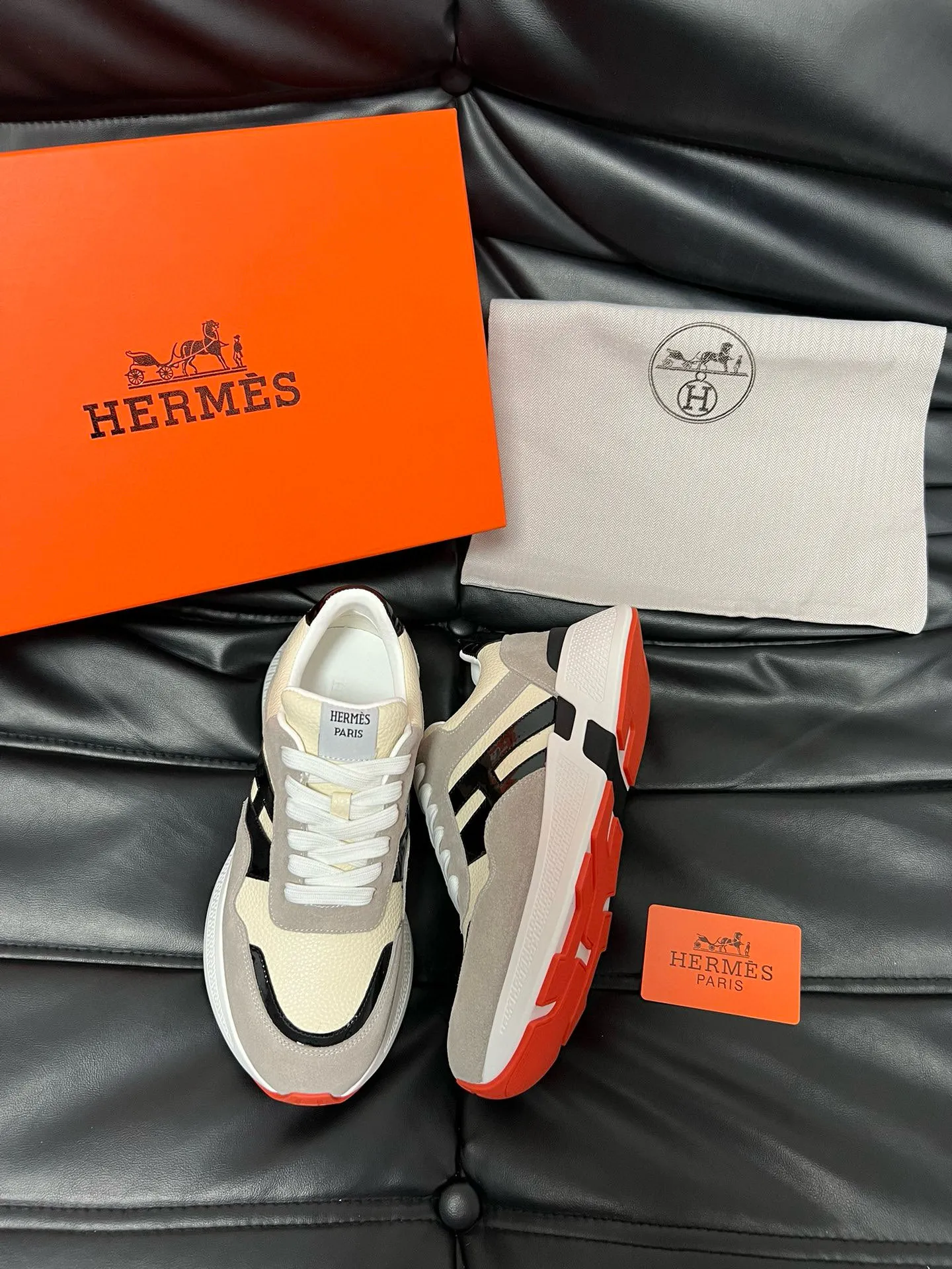[HERMES] Hermès men's shoes 💰540💰 - High-end quality original order - Upper: 🔝 tumbled calfskin, suede calfskin, shoe body sewn with H pattern - Inner: water-dyed cowhide - Outsole: ultra-light T men's shoes 💰U foam rubber; two-color molded outsole - Super high quality control, fine workmanship: highlighted (high-end, luxury, grade) -Size : 39-44 (38, 45 can be customized)